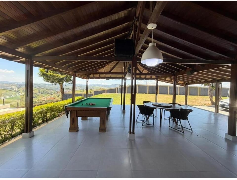 Casa Igarata House in Sao Jose dos Campos
