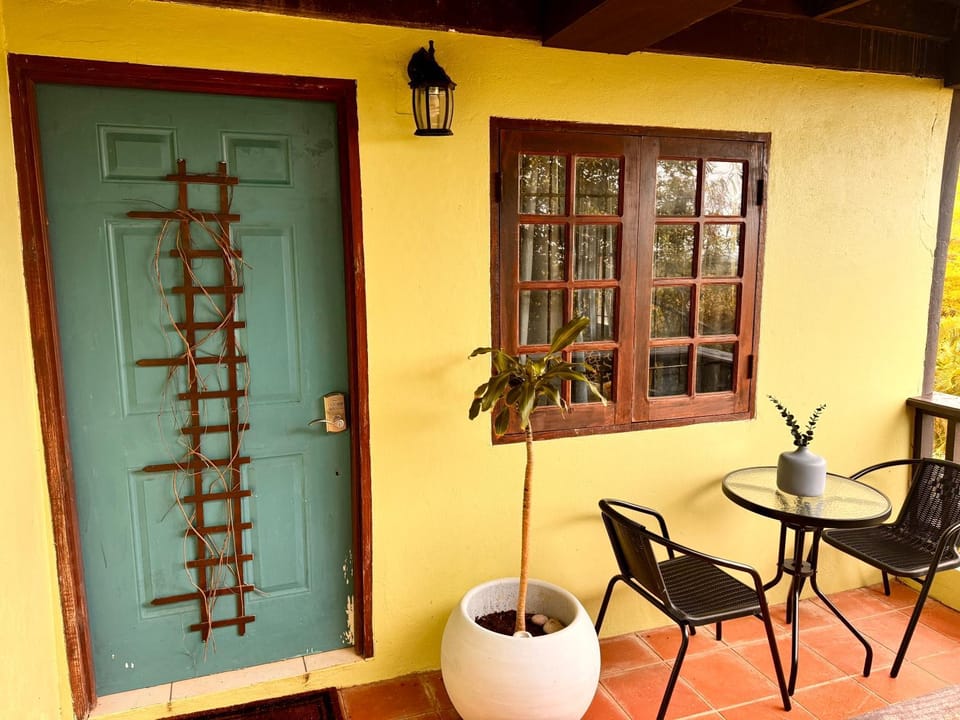 Patio, Day, Balcony/Terrace, Dining area