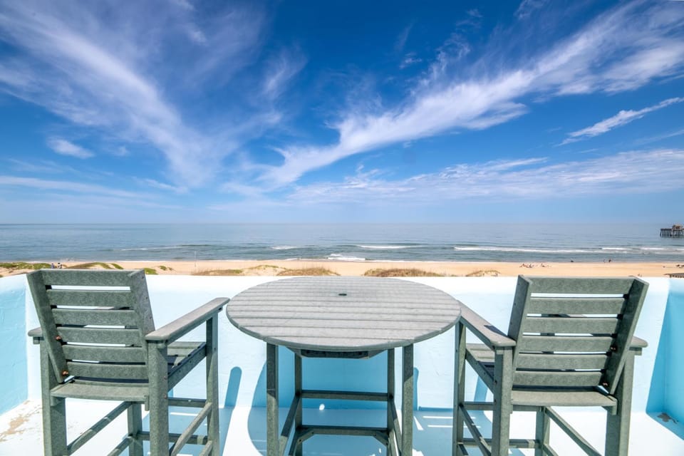 The Thunderbird - Nags Head MP 16, Oceanfront, Indoor Pool, Rooftop Pool, Hot Tub, Gazebo, Pets OK House in Whalebone