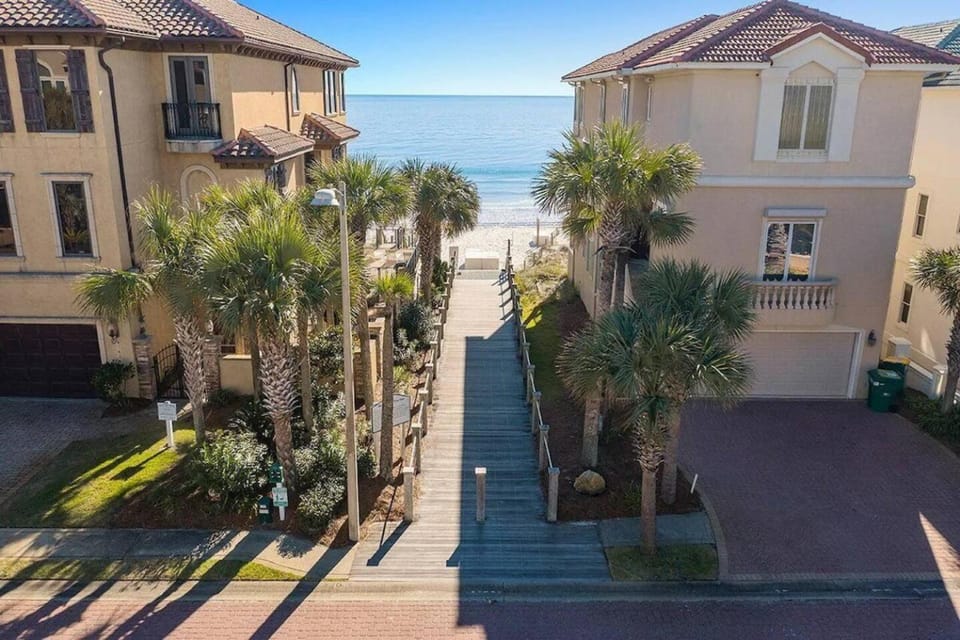 Neighbourhood, Sea view, Street view