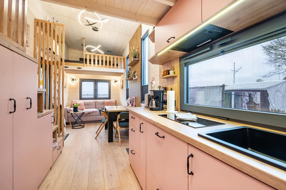 Property building, Kitchen or kitchenette, Living room