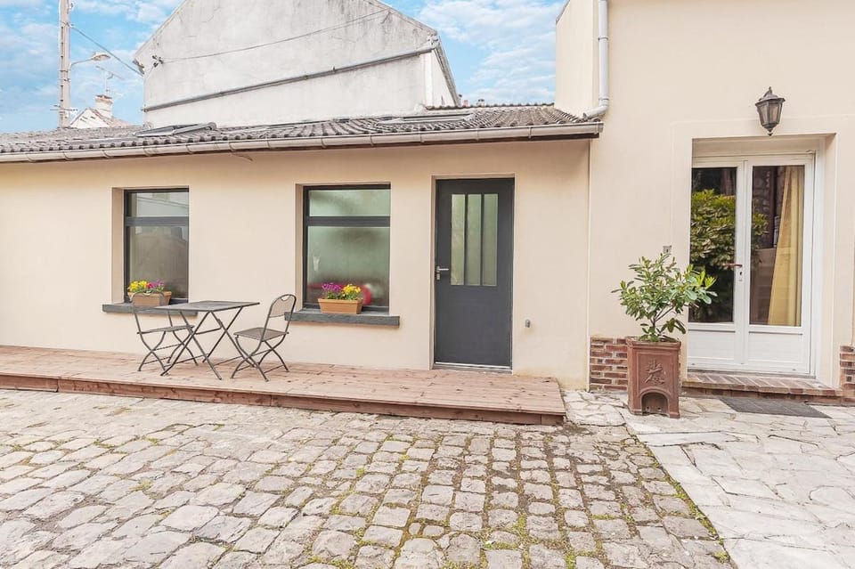 Belle guest house de plain pied à 12mn de Paris Apartment in Île-de-France