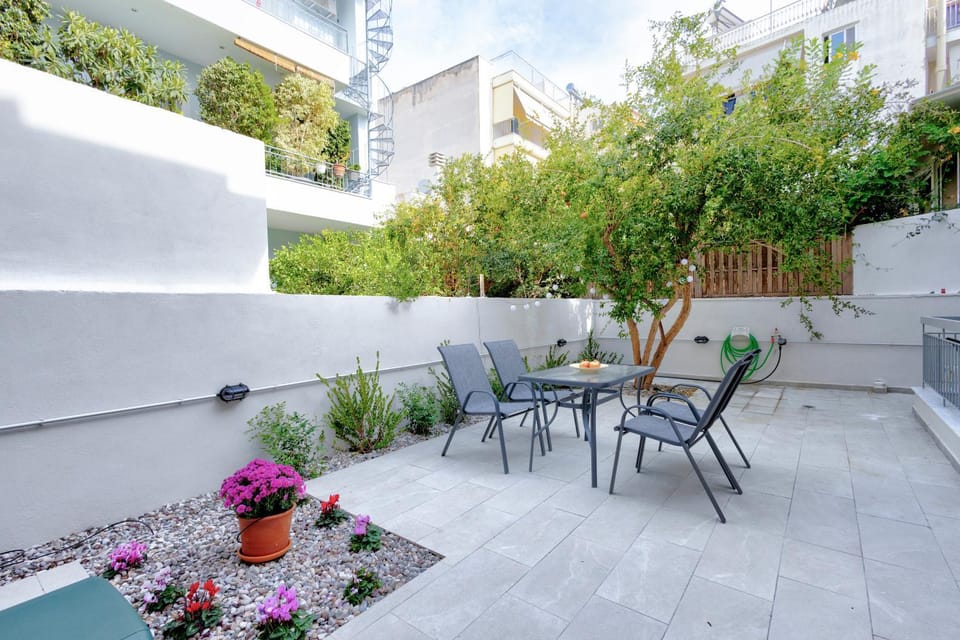 Suncity apartments with garden Apartment in South Athens
