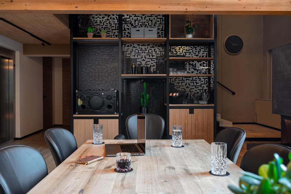 Dining area, minibar, kitchen, elevator