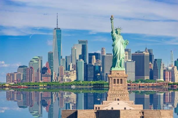 Times Square Retreat with Private Bathroom and Kitchenette Bed and Breakfast in Midtown