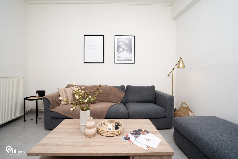 TV and multimedia, Living room, Seating area, internet, internet, air conditioner, air conditioner