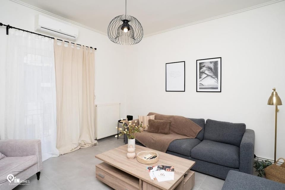 TV and multimedia, Living room, Seating area, internet, internet, air conditioner, air conditioner