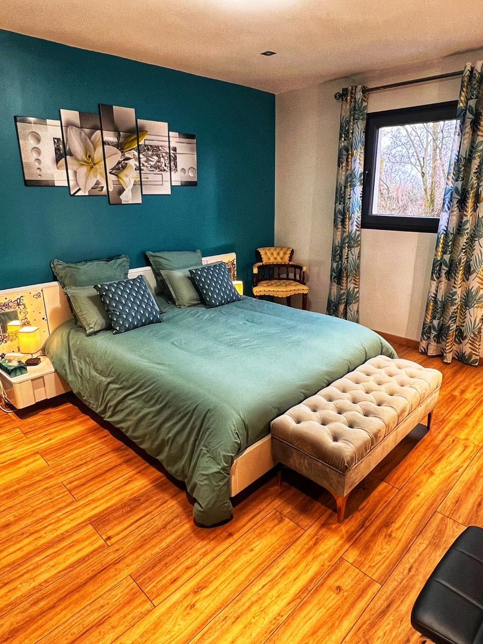 Bed, Photo of the whole room