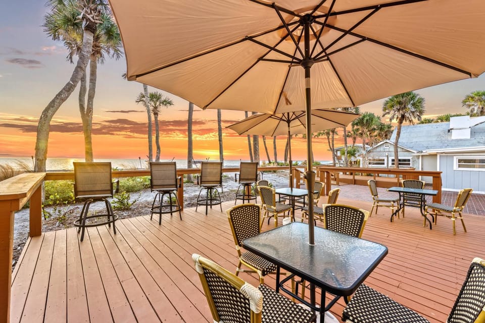 Gulf Front Escape with Private Deck, Sunporch & Beach Access House in Englewood
