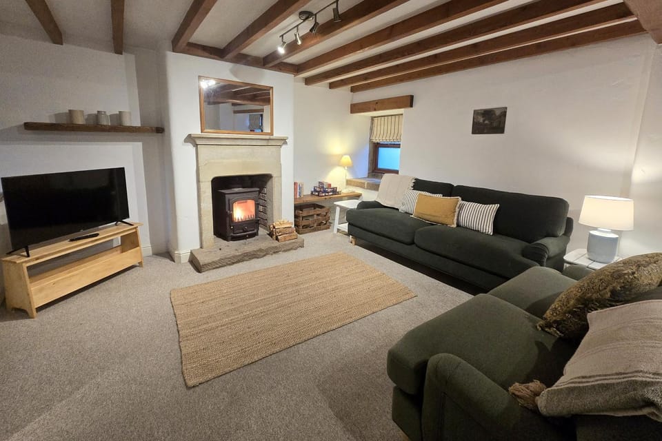 Seating area, fireplace