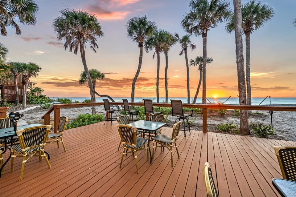 Gulf Front Escape at a Beach Resort, Pet Friendly House in Englewood