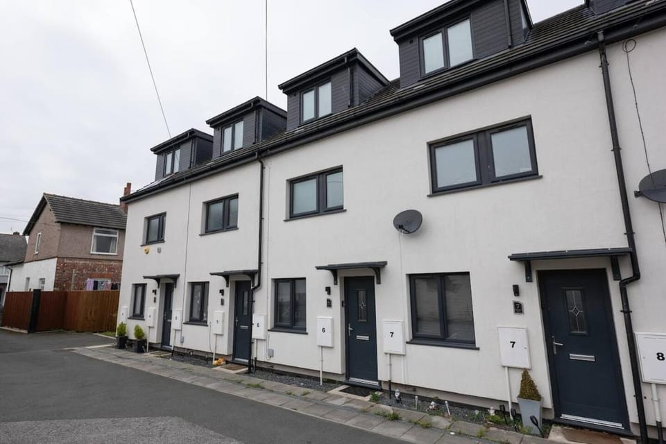 Property building, Street view