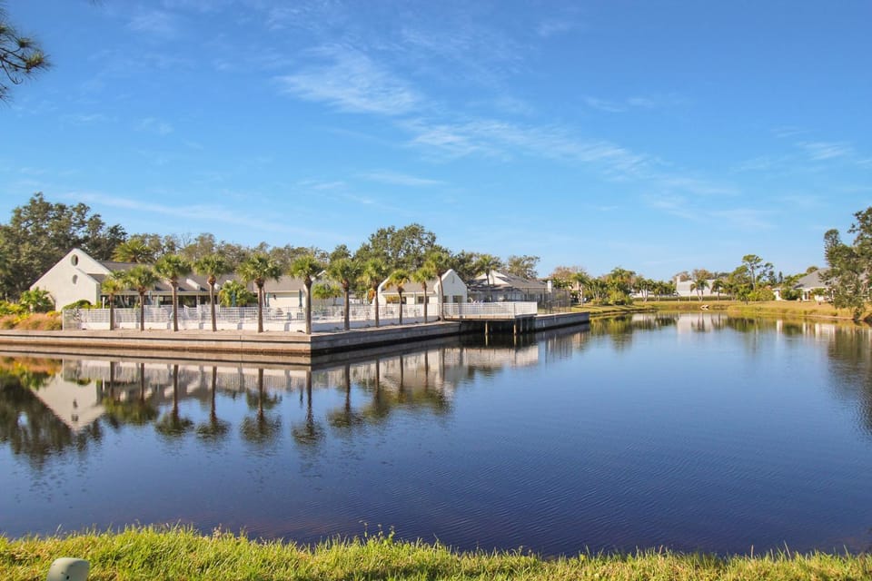 Driftwood Dreams Lakefront Condo Near AMI House in Bradenton