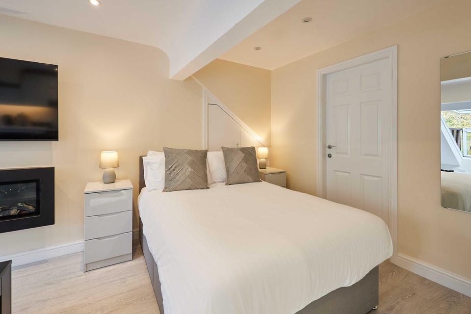 TV and multimedia, Bedroom, wardrobe