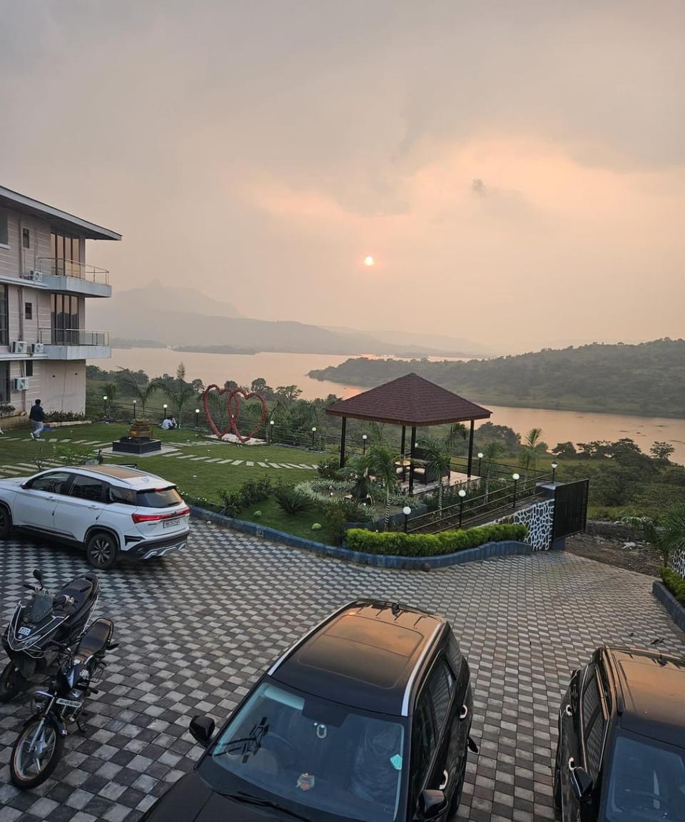 Garden view, Parking