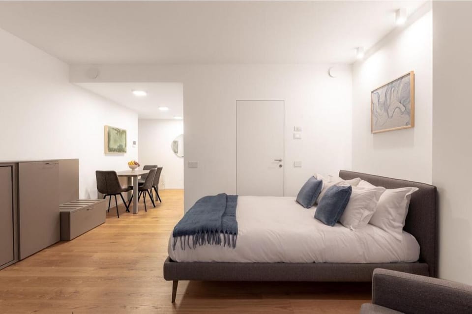 The Golden Duo Two luxury units in one building by Aura Luxury Collection Apartment in Como