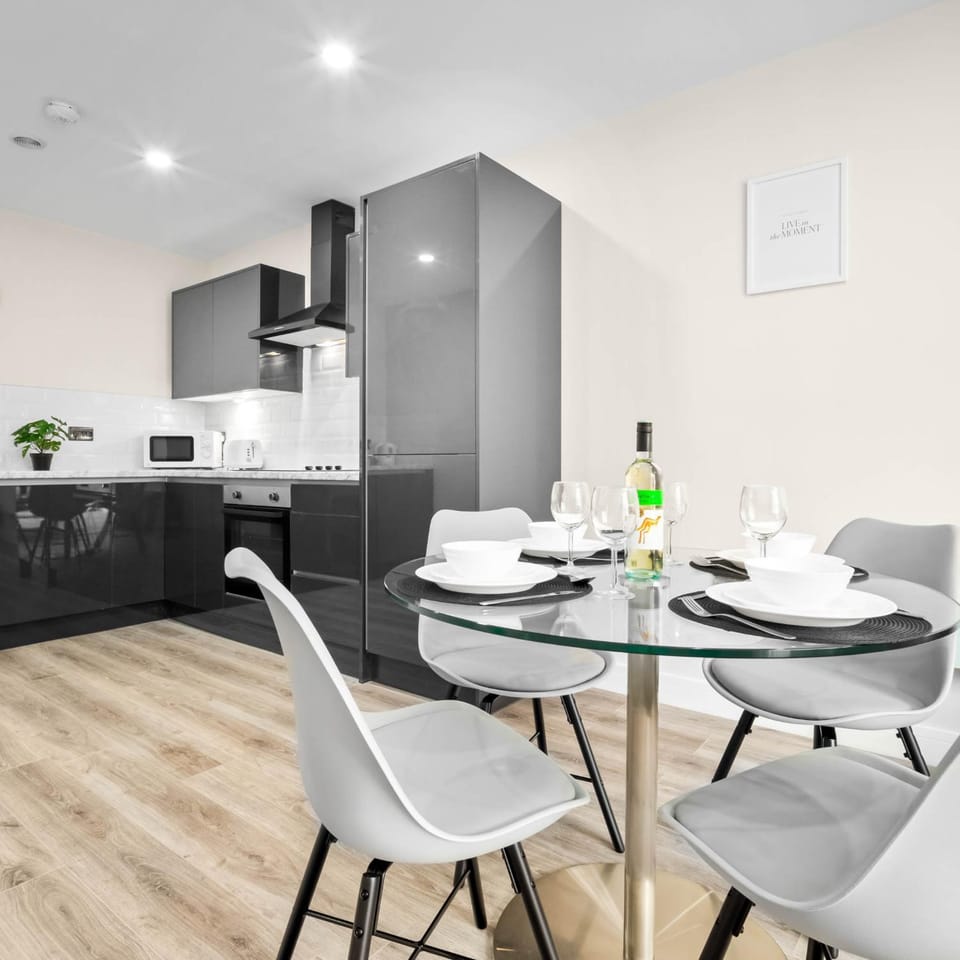 Kitchen or kitchenette, Seating area, Dining area