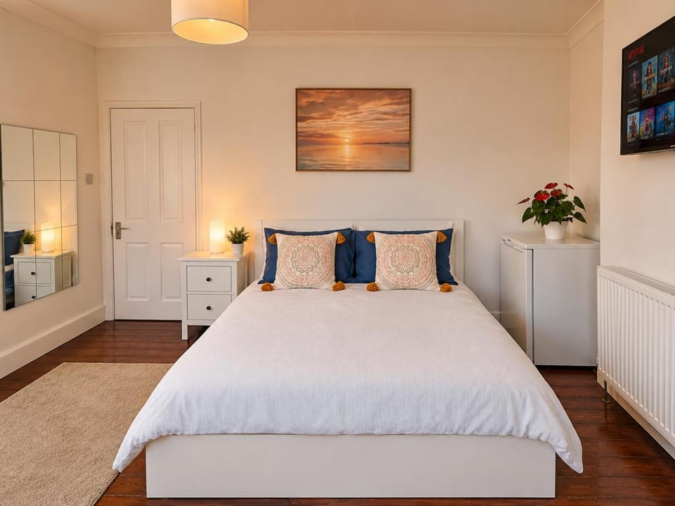 TV and multimedia, Bedroom, wardrobe
