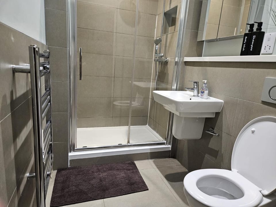 Skyline - Deluxe Studio London Heathrow-1st floor Apartment in Sipson
