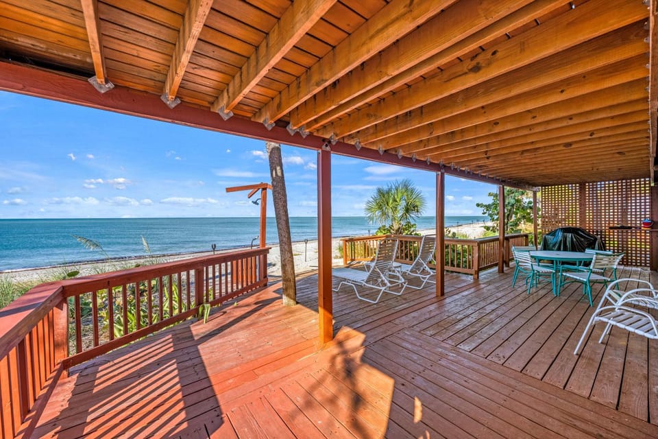 Gulf Front Escape with Private Deck & Beach Access, Pet Friendly House in Englewood