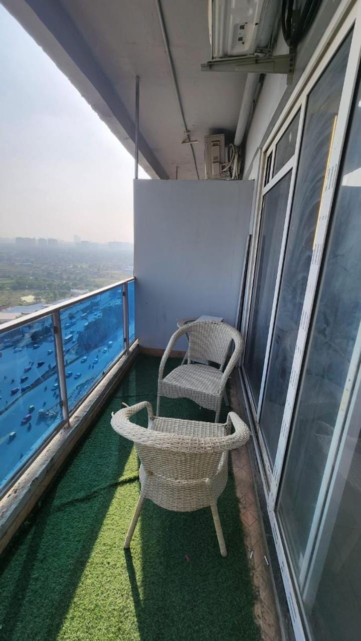 Akki Arts Space Apartment in Noida