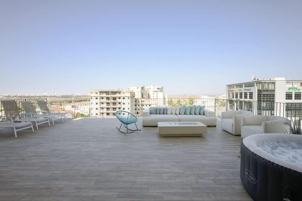 The most special 4-BDR penthouse in the Krayot Apartment in Haifa District