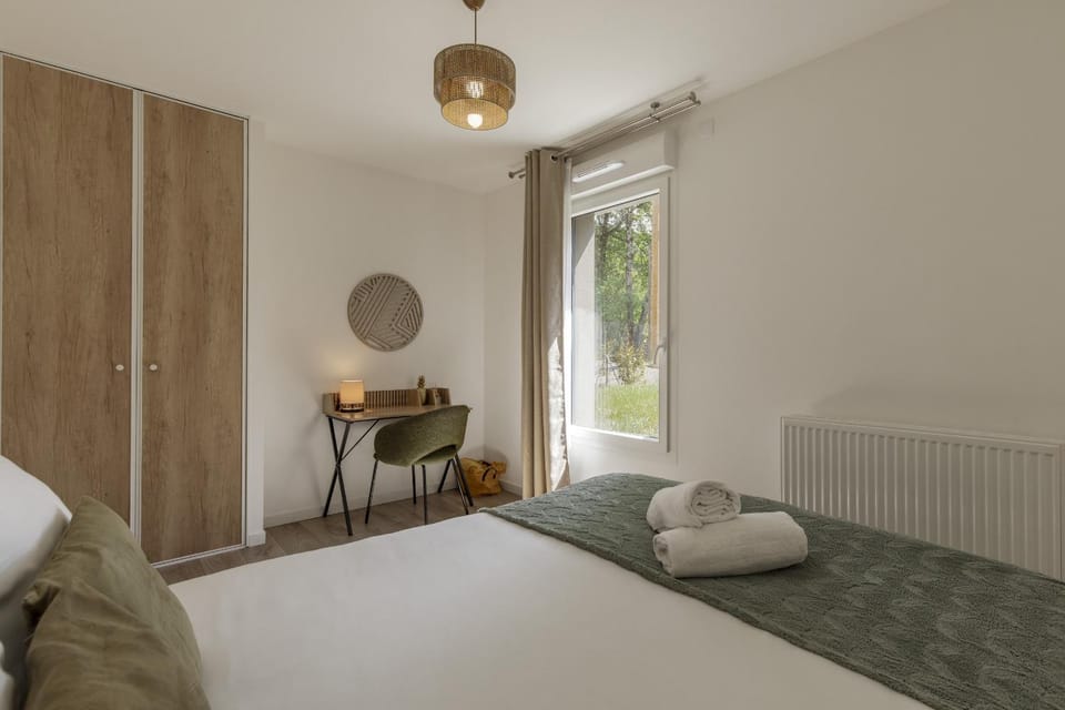 Bed, Bedroom