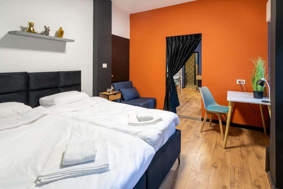 Bed, Living room, Bedroom
