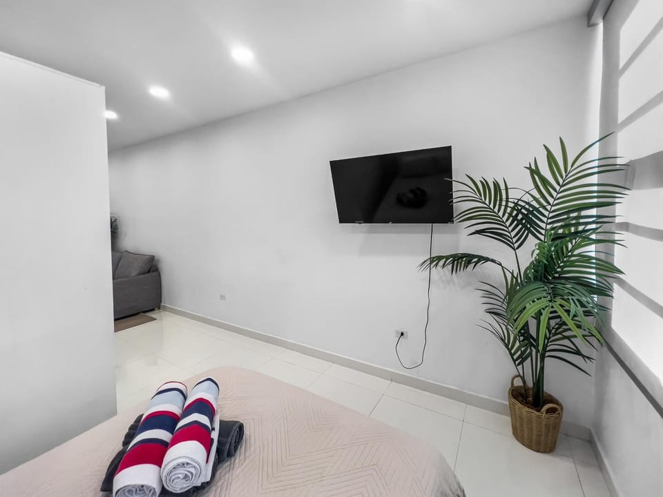 Condado Studio with Pool Walk to Beach n Dining Apartment in San Juan