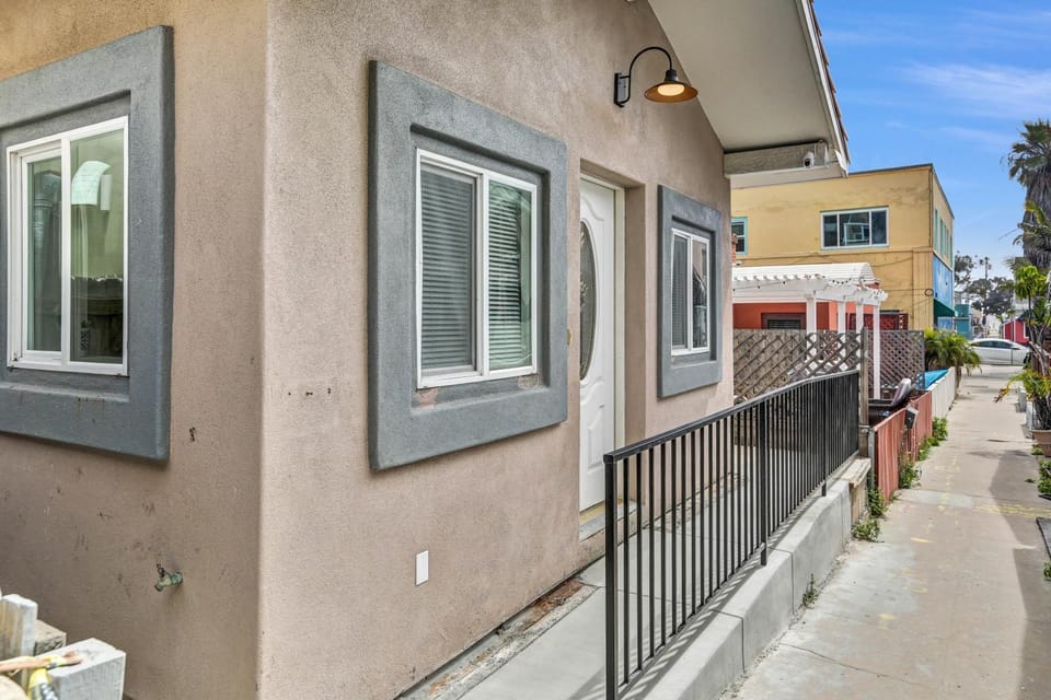 Property building, Street view