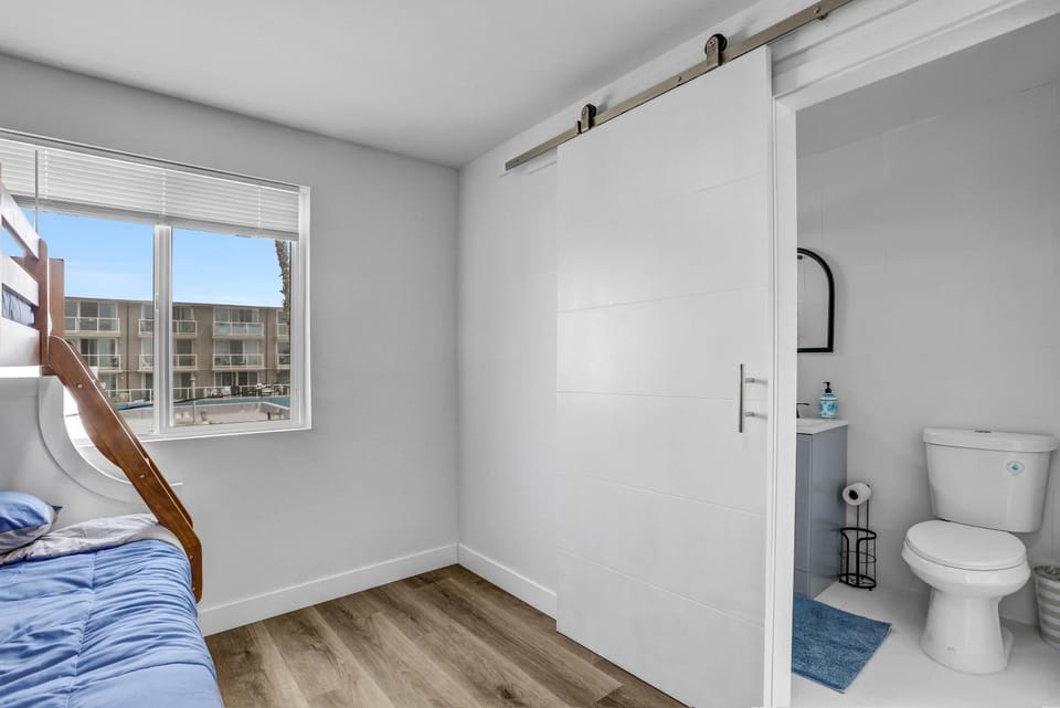 Bed, Bathroom, Bedroom