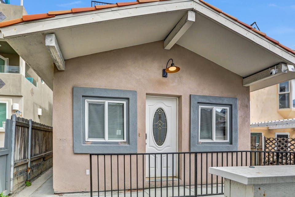 Property building, Day