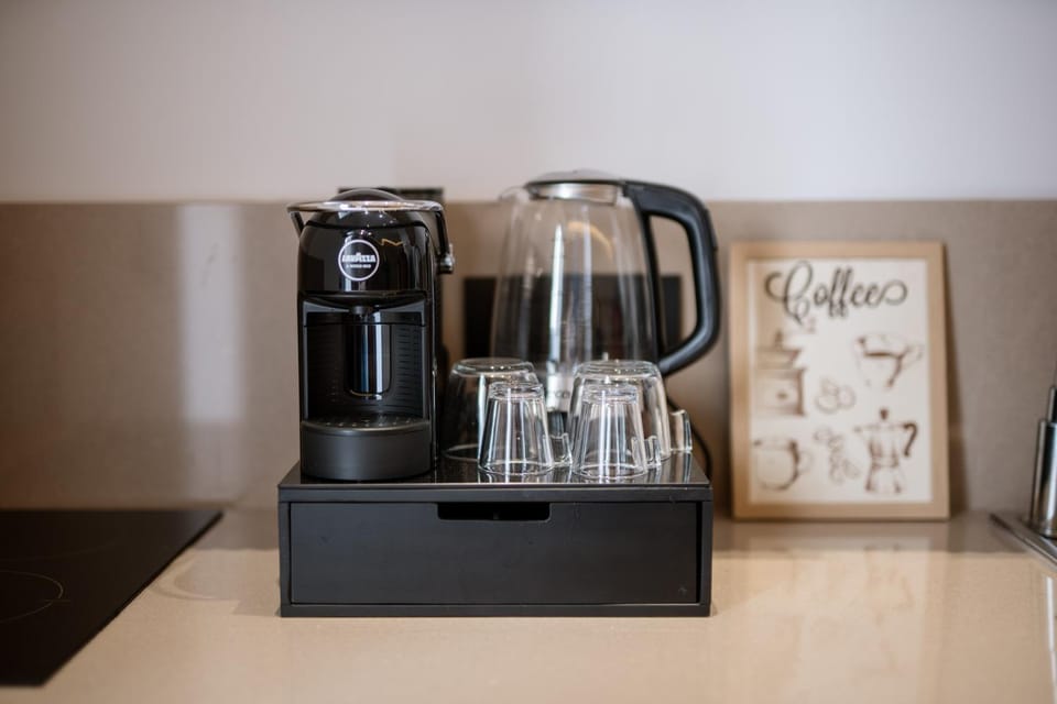 Coffee/tea facilities, Kitchen or kitchenette