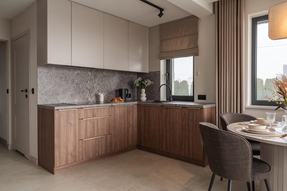 Kitchen or kitchenette, Dining area, stove