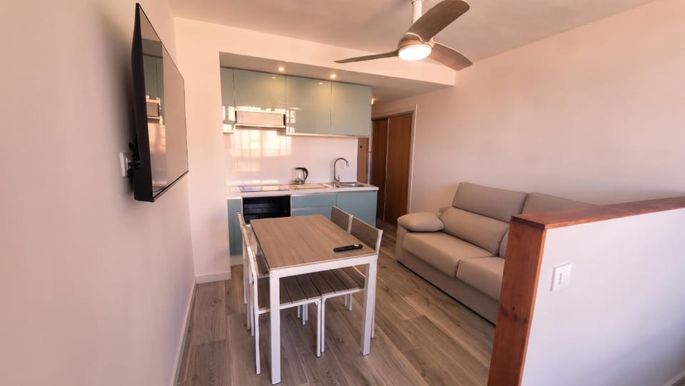 TV and multimedia, Kitchen or kitchenette, Living room, Dining area
