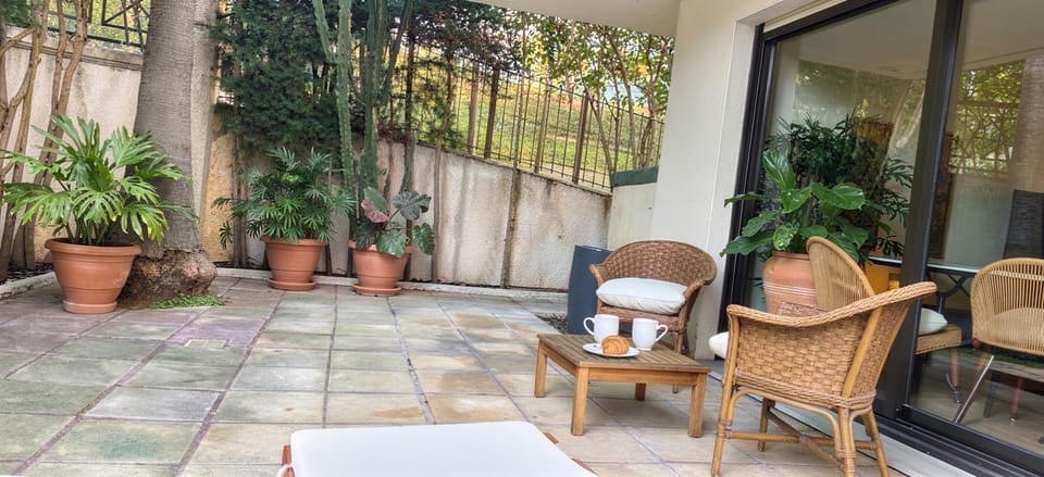 Beautiful 36m2 studio apartment & 50m2 terrace Apartment in Cannes