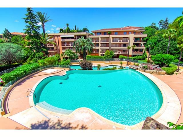 Beautiful 36m2 studio apartment & 50m2 terrace Apartment in Cannes