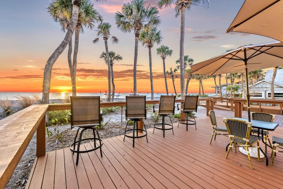 Beachfront Escape with Private Deck, Gulf Views, Resort Pool, Kayaks, and More! House in Englewood