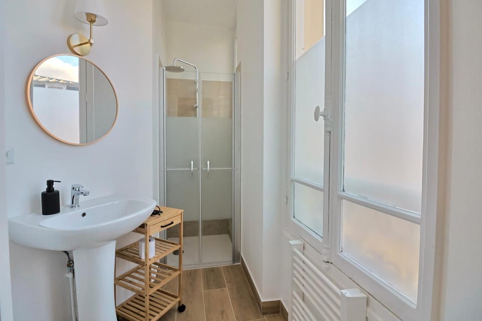 Shower, Bathroom, towels