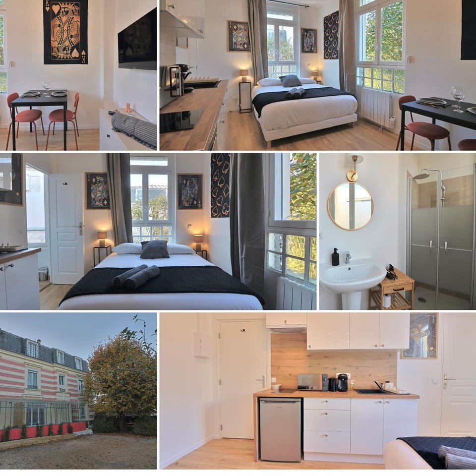 Bed, Kitchen or kitchenette, Photo of the whole room, Dining area, Bedroom