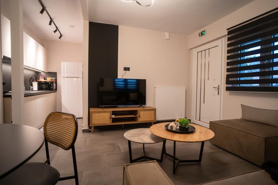 TV and multimedia, Kitchen or kitchenette, Living room