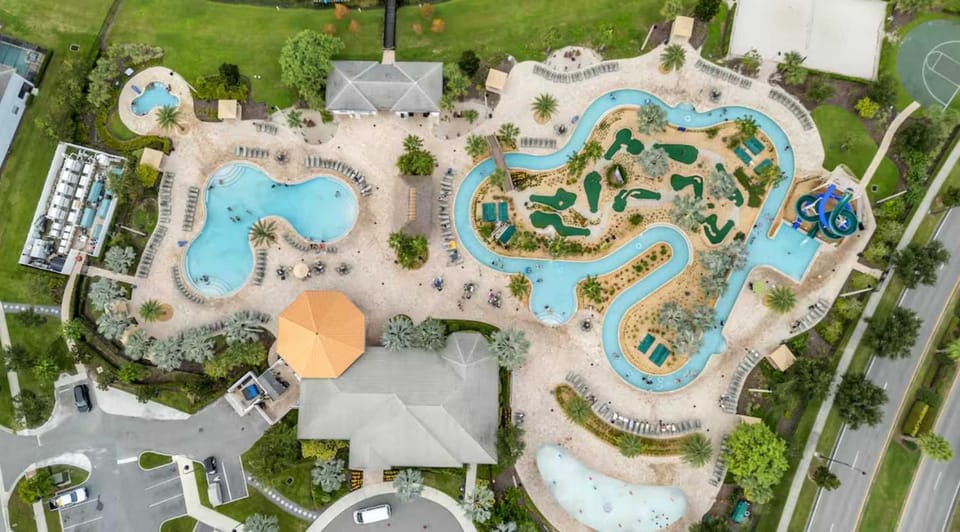 Bird's eye view, Swimming pool