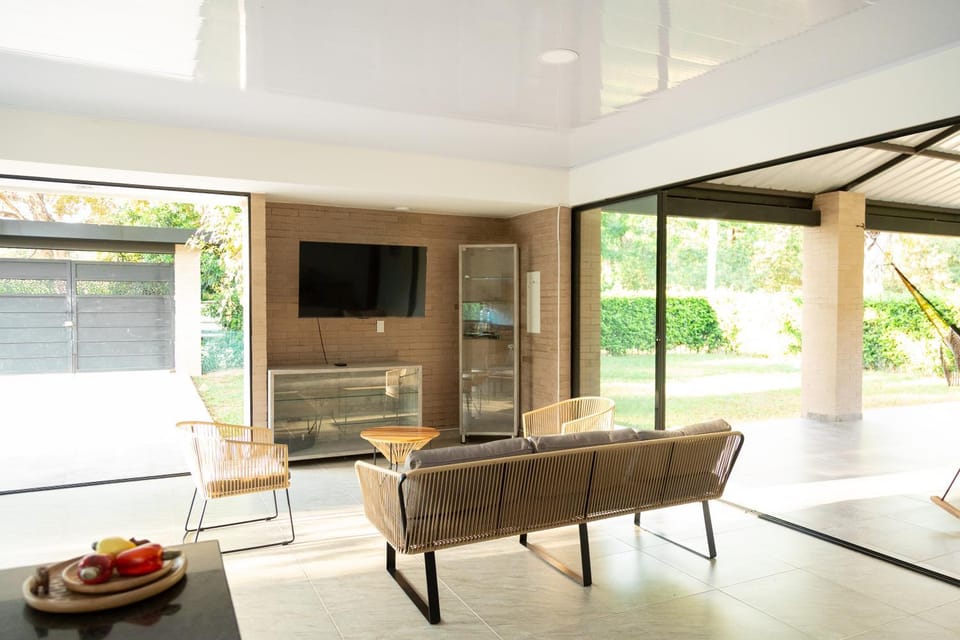 Communal lounge/ TV room