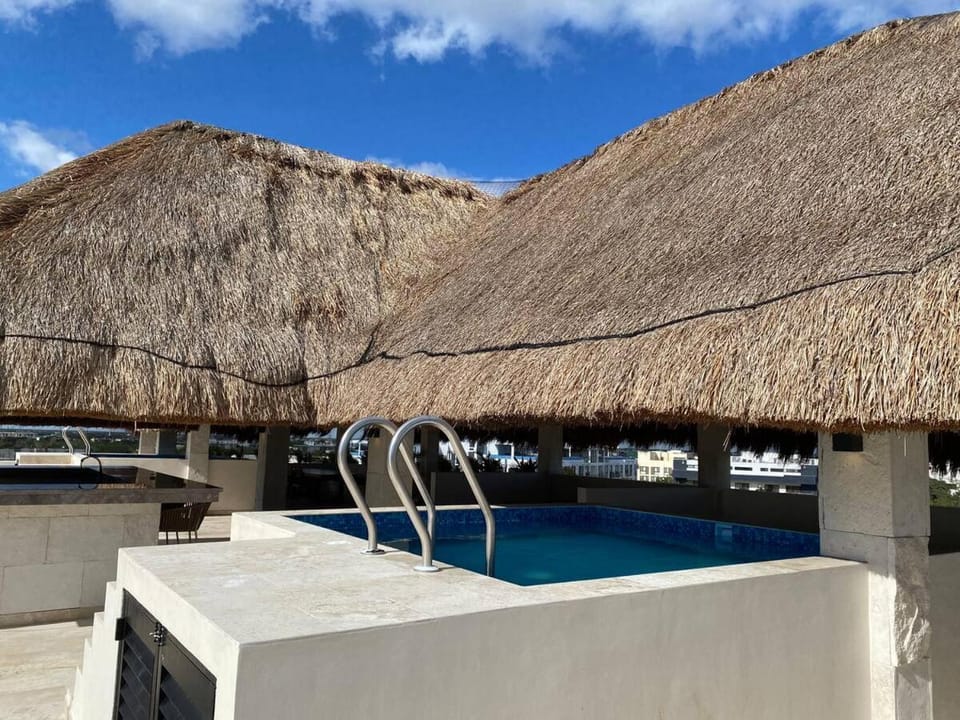 Swimming pool, Swimming pool