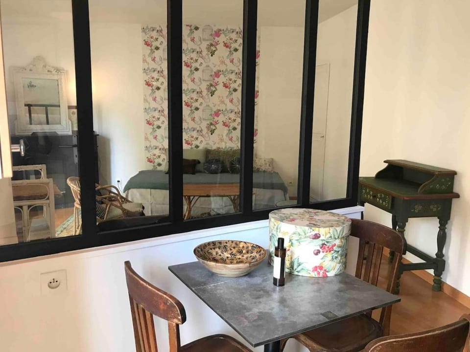 Le Cocon des Halles-Appartement Haussmannien au centre de Sète Apartment in Occitanie