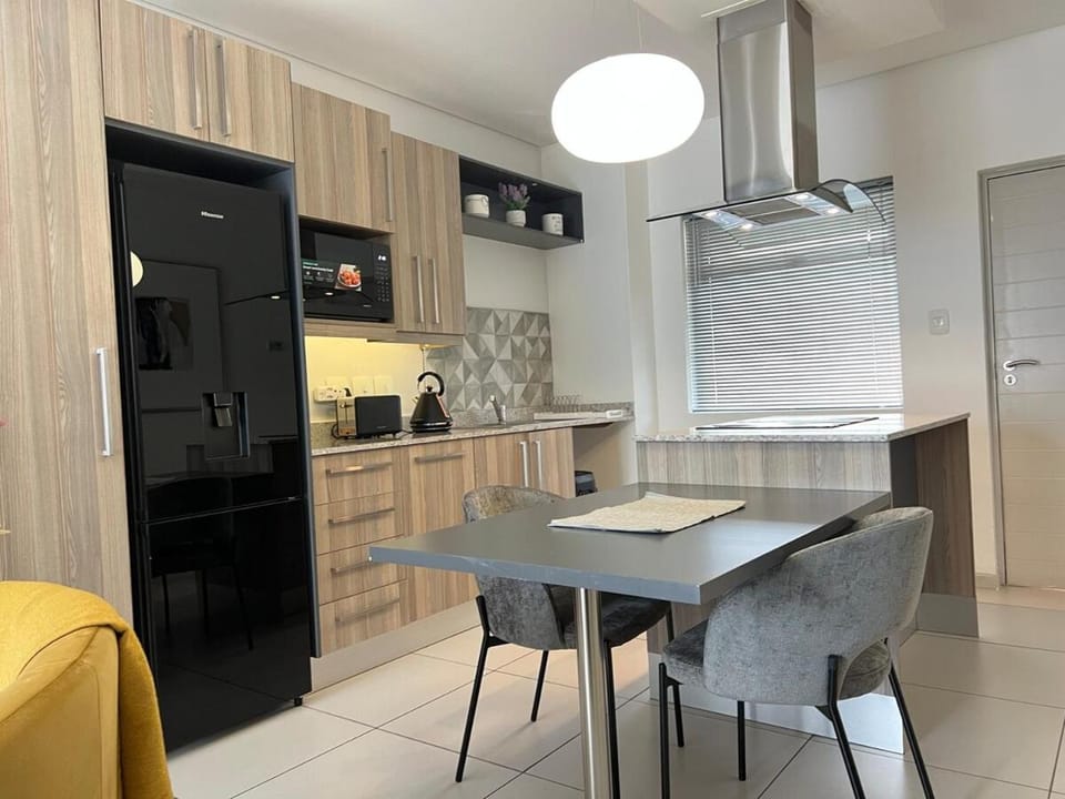 Leafy Lux Apartment Apartment in Sandton