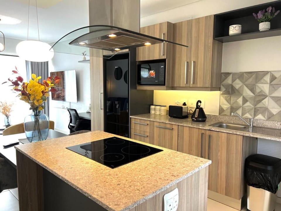 Leafy Lux Apartment Apartment in Sandton