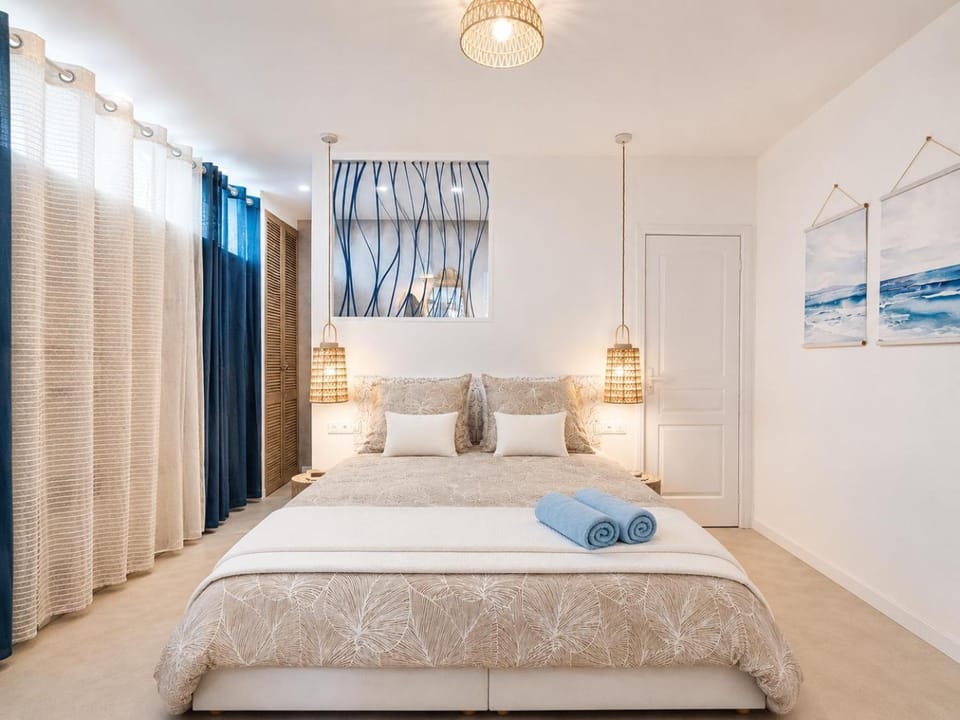 Photo of the whole room, Bedroom, internet, storage, air conditioner