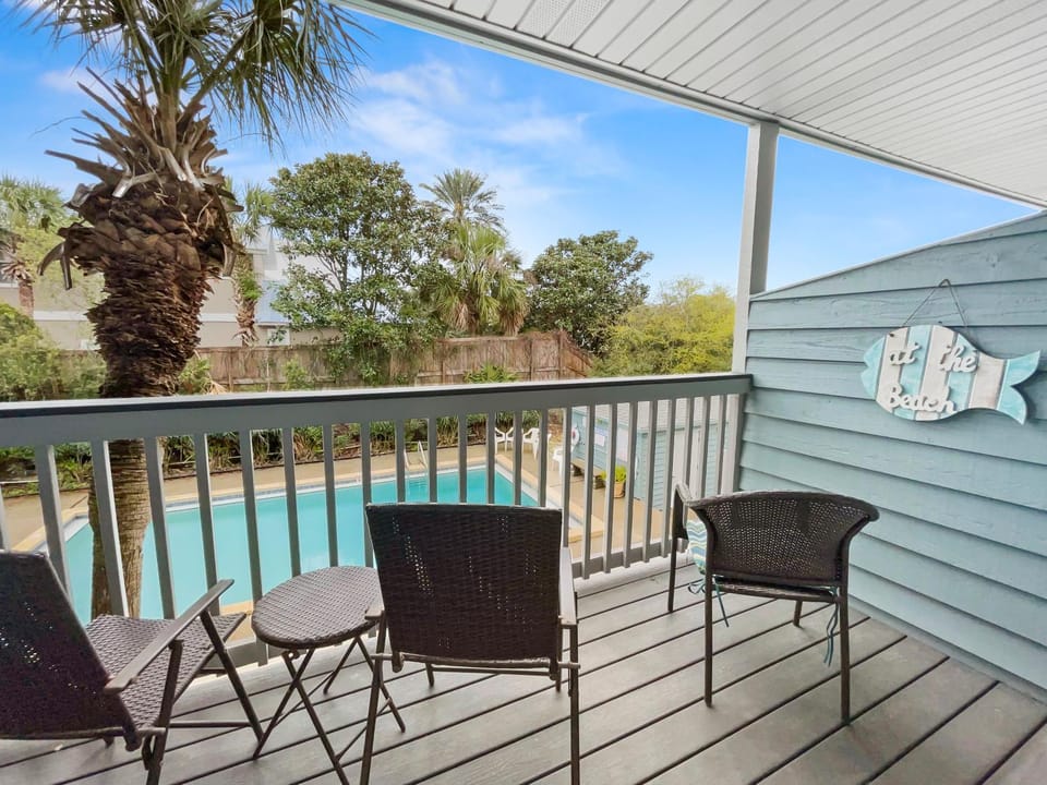 Inlet Sands 204 l 1 min walk to beach l Community Pool l Bike to Rosemary House in Inlet Beach