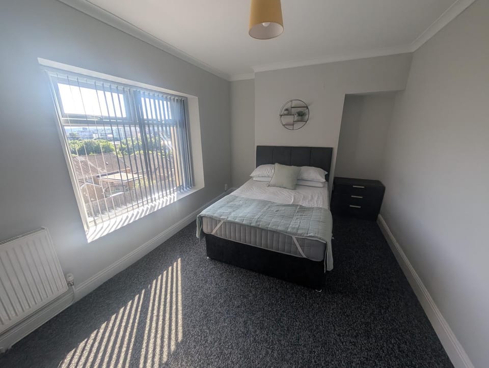 Bed, Photo of the whole room, Bedroom